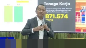 Bahlil Pastikan Mandatori Bioetanol Berlaku Paling Lambat 2028, Tekan Impor Bensin