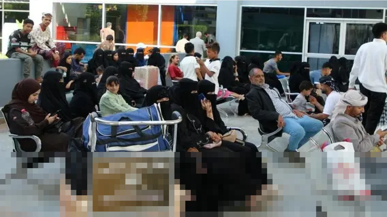 Bandara Internasional Aden Ditutup Imbas Ketegangan Saudi-UEA, Penerbangan ke Emirat Terhenti Bandara Internasional Aden Ditutup Imbas Ketegangan Saudi-UEA, Penerbangan ke Emirat Terhenti