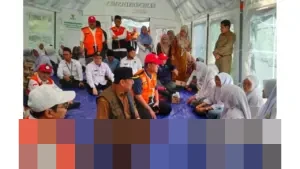 Banjir Bandang Luluh Lantakkan Sekolah, Puluhan Siswa SMA Muhammadiyah Agam Tetap Belajar di Tenda Darurat