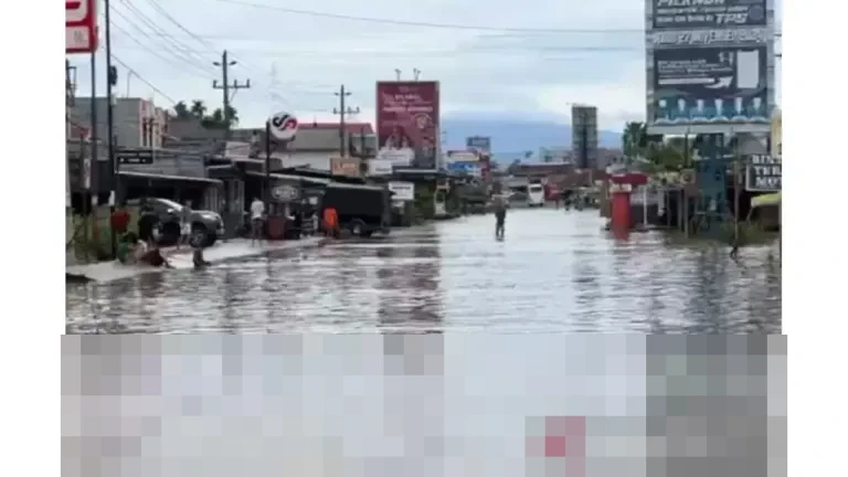 Banjir Landa Bengkulu, Polresta Tutup Jalan Lintas Barat Sumatera dan Alihkan Arus