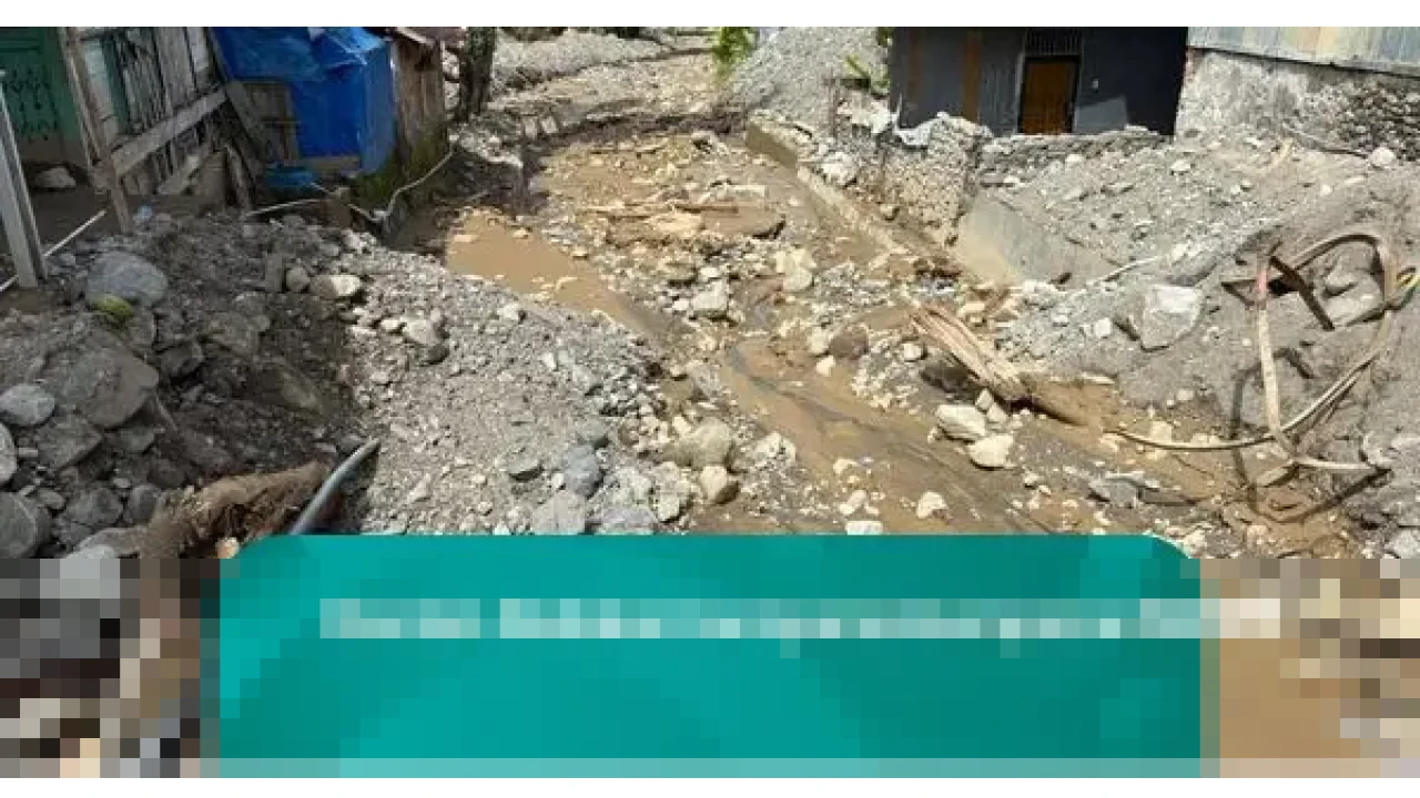 Banjir Lumpur di Agam Akibat Sungai Muara Pisang Tersumbat Longsor, Rumah Warga Terendam