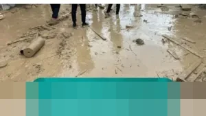 Banjir Lumpur Parah Terjang Nagari Maninjau Agam pada Malam Tahun Baru, Akses Jalan Utama Lumpuh Total