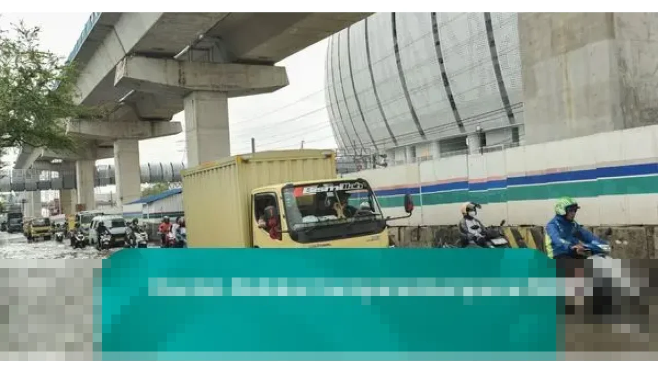 Banjir Rob Landa Jalan RE Martadinata Jakarta Utara, Lalu Lintas Sempat Tersendat Jumat Pagi Banjir Rob Landa Jalan RE Martadinata Jakarta Utara, Lalu Lintas Sempat Tersendat Jumat Pagi