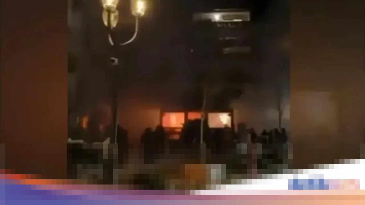 Bar Resor Ski Mewah di Crans Montana Swiss Terbakar, Banyak Korban Jiwa Dilaporkan Bar Resor Ski Mewah di Crans Montana Swiss Terbakar, Banyak Korban Jiwa Dilaporkan