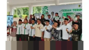 Baznas Lombok Timur Perkuat UMKM dan Atasi Kemiskinan Lewat Distribusi Gerobak serta Pembangunan Rumah Layak Huni
