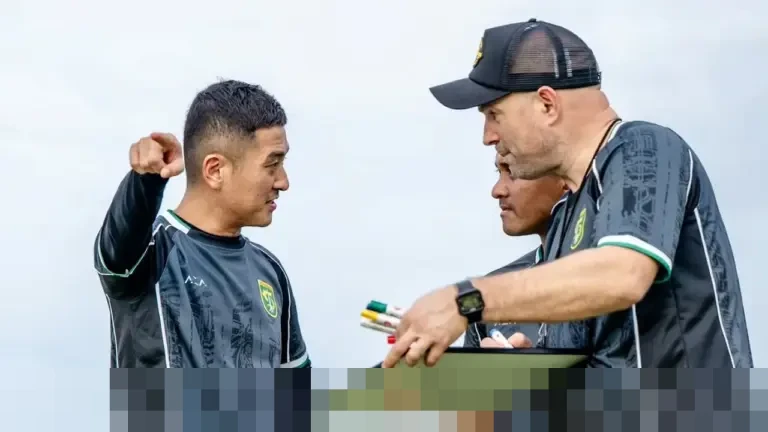 Bernardo Tavares: ‘Dukungan Bonek Krusial di Laga Debut Persebaya Kontra Malut United’