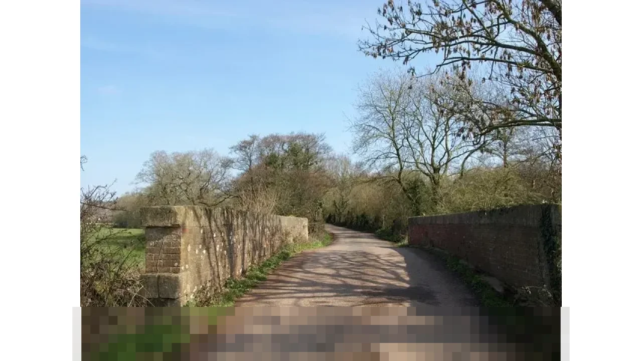 Bisnis Parkir Motor di Sekitar Stasiun: Ladang Cuan Baru di Tengah Ketergantungan KRL