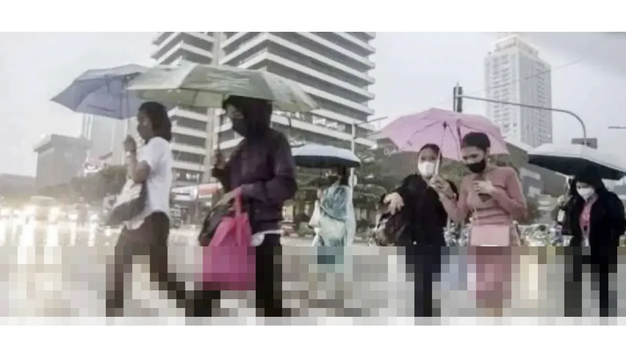 BMKG: Mayoritas Indonesia Diguyur Hujan Bervariasi, Jakarta Waspada Pintu Air Pasar Ikan Siaga 2