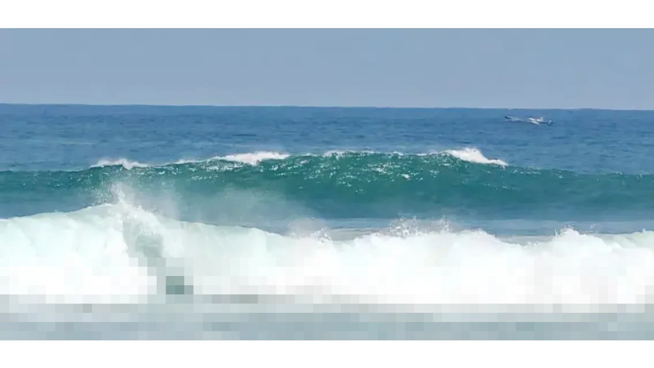 BMKG Peringatkan Gelombang Laut Enam Meter di Laut Natuna Utara Akibat Siklon Tropis Jenna BMKG Peringatkan Gelombang Laut Enam Meter di Laut Natuna Utara Akibat Siklon Tropis Jenna