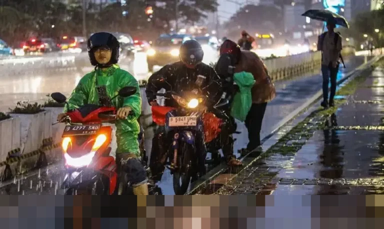 BMKG Peringatkan Mayoritas Wilayah Indonesia Berpotensi Hujan Sangat Lebat dan Bencana Hidrometeorologi