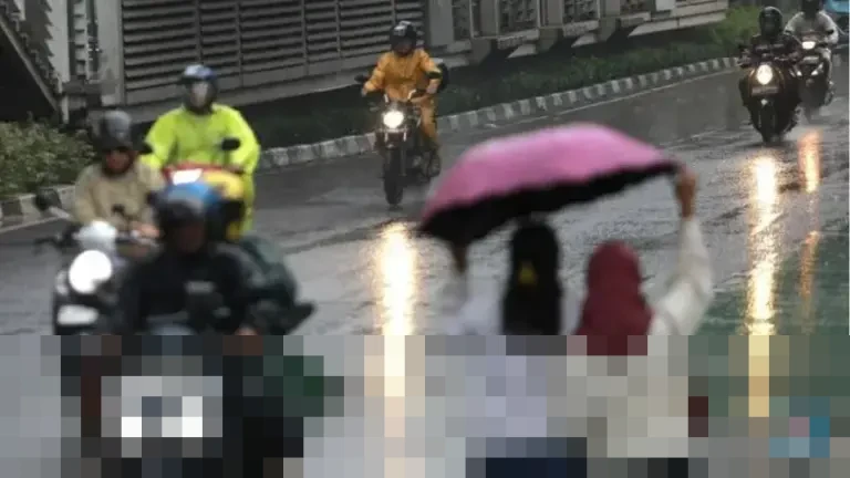 BMKG Peringatkan Potensi Hujan Lebat Disertai Petir dan Angin Kencang di Jabodetabek Malam Ini BMKG Peringatkan Potensi Hujan Lebat Disertai Petir dan Angin Kencang di Jabodetabek Malam Ini