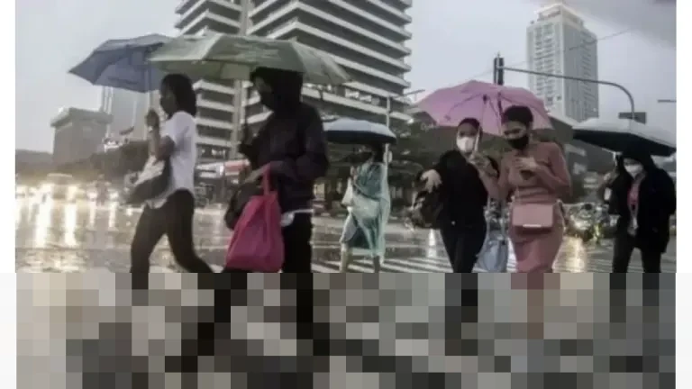 BMKG Peringatkan Potensi Hujan Lebat Disertai Petir di Sejumlah Wilayah Indonesia Jumat Ini