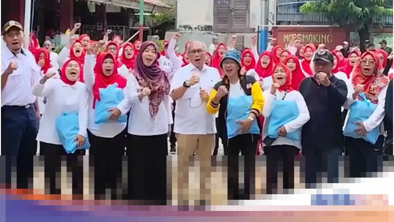 BNN Dampingi Warga Berlan Jaktim, Lurah Kebon Manggis Harap Wilayahnya Bebas Narkoba Permanen BNN Dampingi Warga Berlan Jaktim, Lurah Kebon Manggis Harap Wilayahnya Bebas Narkoba Permanen