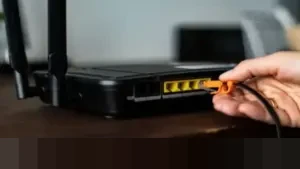 Bukan Sekadar Penyebar Sinyal: Mengungkap 6 Fungsi Vital Port USB pada Ruter Wi-Fi Modern