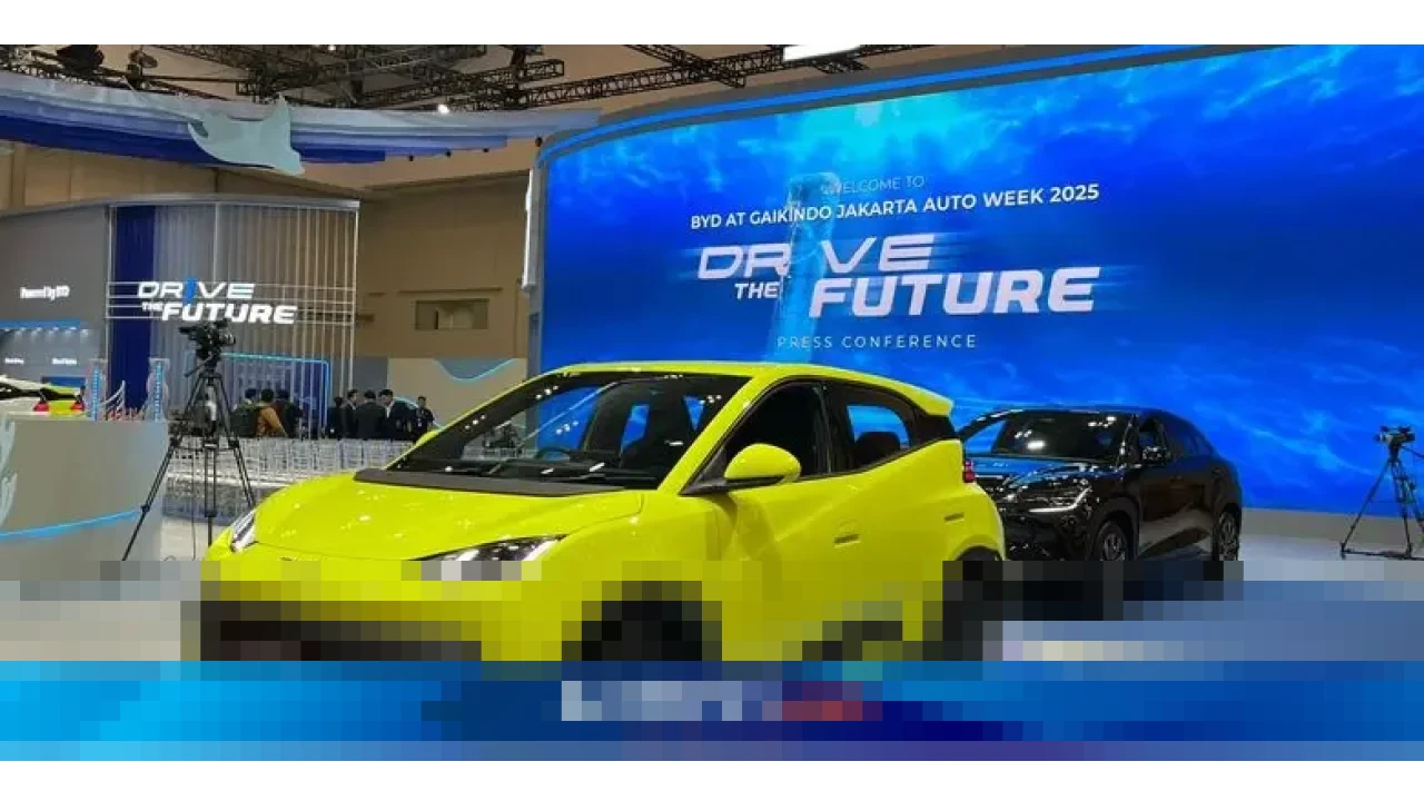 BYD Diproyeksikan Geser Tesla sebagai Penjual Kendaraan Listrik Terbesar Dunia pada 2025 BYD Diproyeksikan Geser Tesla sebagai Penjual Kendaraan Listrik Terbesar Dunia pada 2025