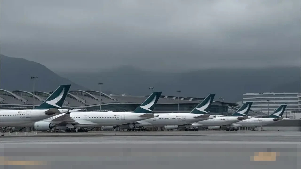Cathay Pacific Pangkas Pekerjaan Non-Operasional, Targetkan Efisiensi 5% Hadapi Perlambatan Pertumbuhan