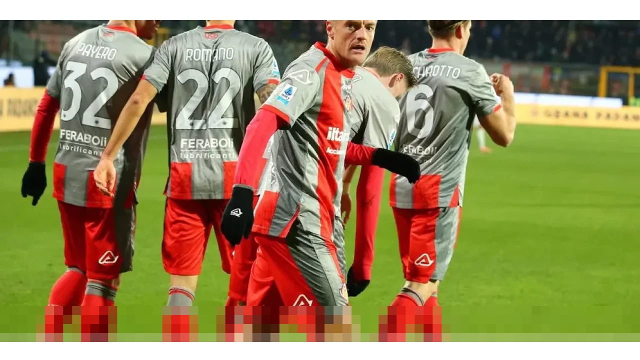 Cremonese Gagal Raih Poin Penuh di Kandang: Jamie Vardy Gemilang, Emil Audero Kebobolan Dua Gol Cremonese Gagal Raih Poin Penuh di Kandang: Jamie Vardy Gemilang, Emil Audero Kebobolan Dua Gol