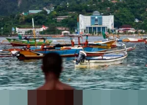 Cuaca Buruk dan Ombak Besar Landa Pesisir Papua, Nelayan Jayapura Terpaksa Tak Melaut dan Beralih Profesi Serabutan