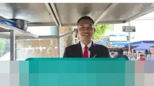 Dari Sopir Mobil Boks hingga Pedagang Berjas: Kisah Agus Hidayat, Penjual Lumpia Dago yang Viral