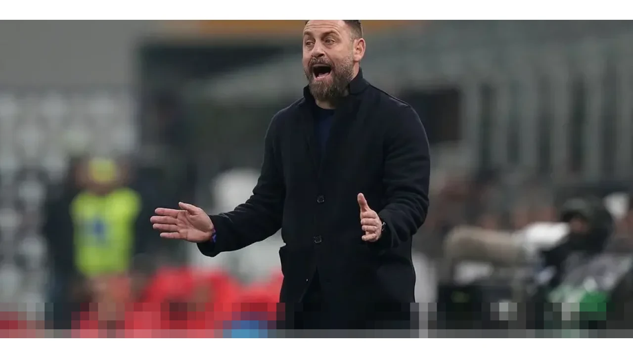 De Rossi: “Itu Pilihan Saya!” Pelatih Genoa Bela Stanciu Usai Gagal Penalti Kontra AC Milan De Rossi: “Itu Pilihan Saya!” Pelatih Genoa Bela Stanciu Usai Gagal Penalti Kontra AC Milan