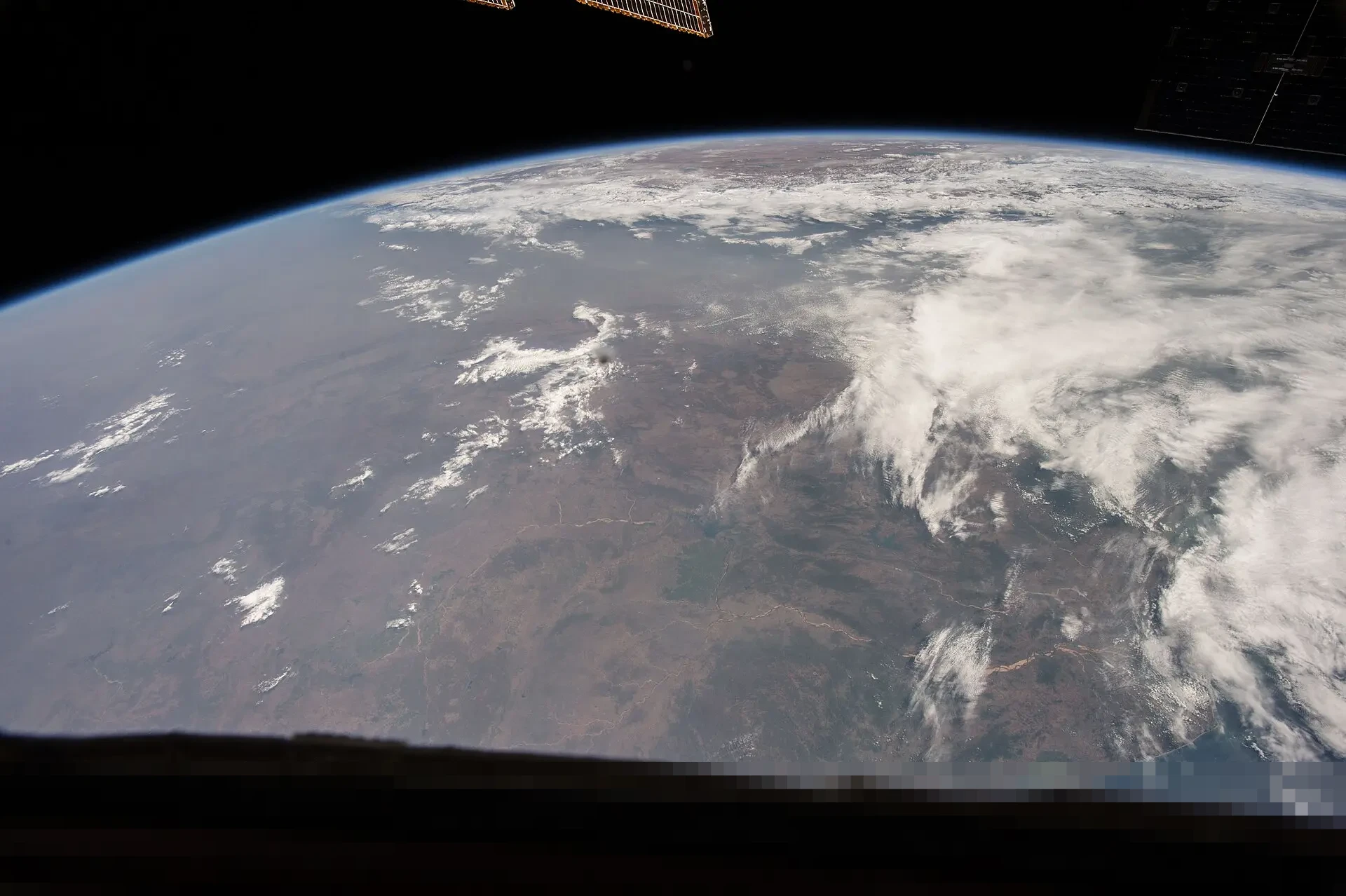Detik-detik Mencekam di Flyover Ciputat: Tronton Mundur, Pasutri Nekat Lompat dari Motor Selamatkan Diri Detik-detik Mencekam di Flyover Ciputat: Tronton Mundur, Pasutri Nekat Lompat dari Motor Selamatkan Diri