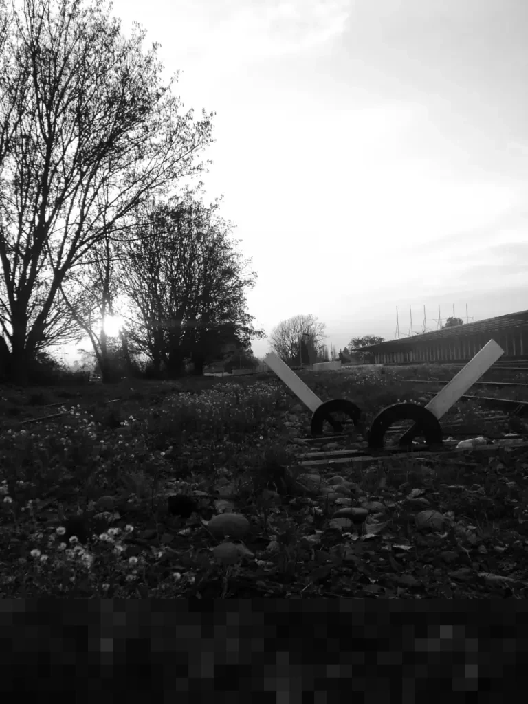 Di Balik Bunyi Tiang Listrik Tengah Malam di Jakarta: Penanda Waktu dan Penggerak Ekonomi Subuh Di Balik Bunyi Tiang Listrik Tengah Malam di Jakarta: Penanda Waktu dan Penggerak Ekonomi Subuh