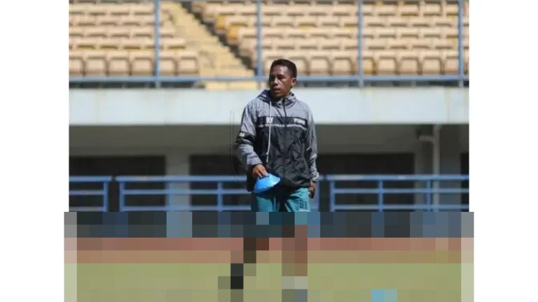 Di Balik Panasnya Derbi Klasik: Budiman Yunus Kenang Duel Lawan Adik Kandung di Persib vs Persija Di Balik Panasnya Derbi Klasik: Budiman Yunus Kenang Duel Lawan Adik Kandung di Persib vs Persija