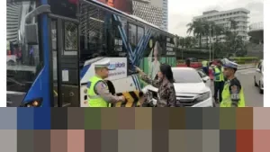 Dirlantas Polda Metro Jaya Tangani Kecelakaan Sedan dan Transjakarta di Bundaran HI, Penyebab Diselidiki