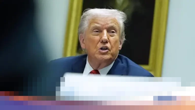 Donald Trump: “Kesehatan Saya Sempurna,” Ungkap Penyebab Memar di Tangan Donald Trump: “Kesehatan Saya Sempurna,” Ungkap Penyebab Memar di Tangan