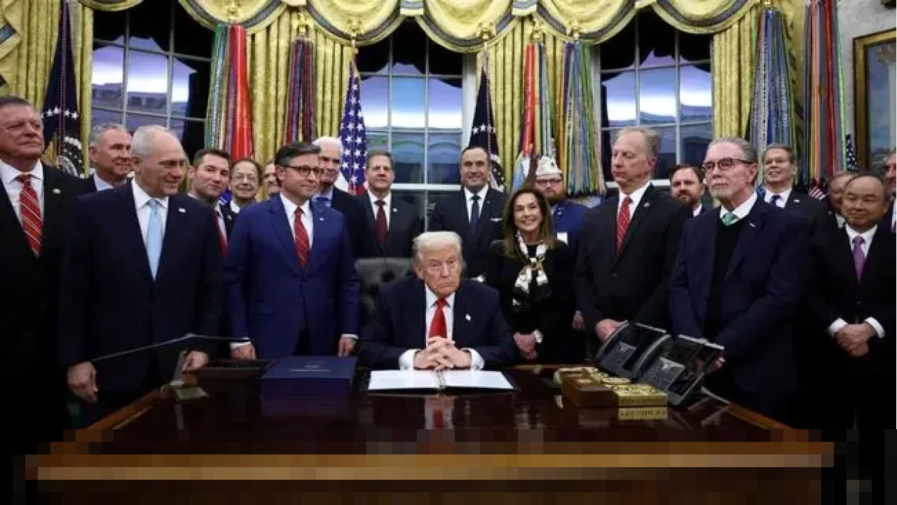 Donald Trump: “Saya Tidak Butuh Hukum Internasional” Donald Trump: “Saya Tidak Butuh Hukum Internasional”