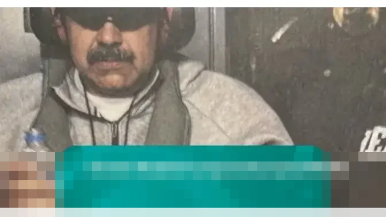 Donald Trump Unggah Foto Penangkapan Nicolas Maduro oleh Pasukan Elite AS di Kapal USS Iwo Jima Donald Trump Unggah Foto Penangkapan Nicolas Maduro oleh Pasukan Elite AS di Kapal USS Iwo Jima