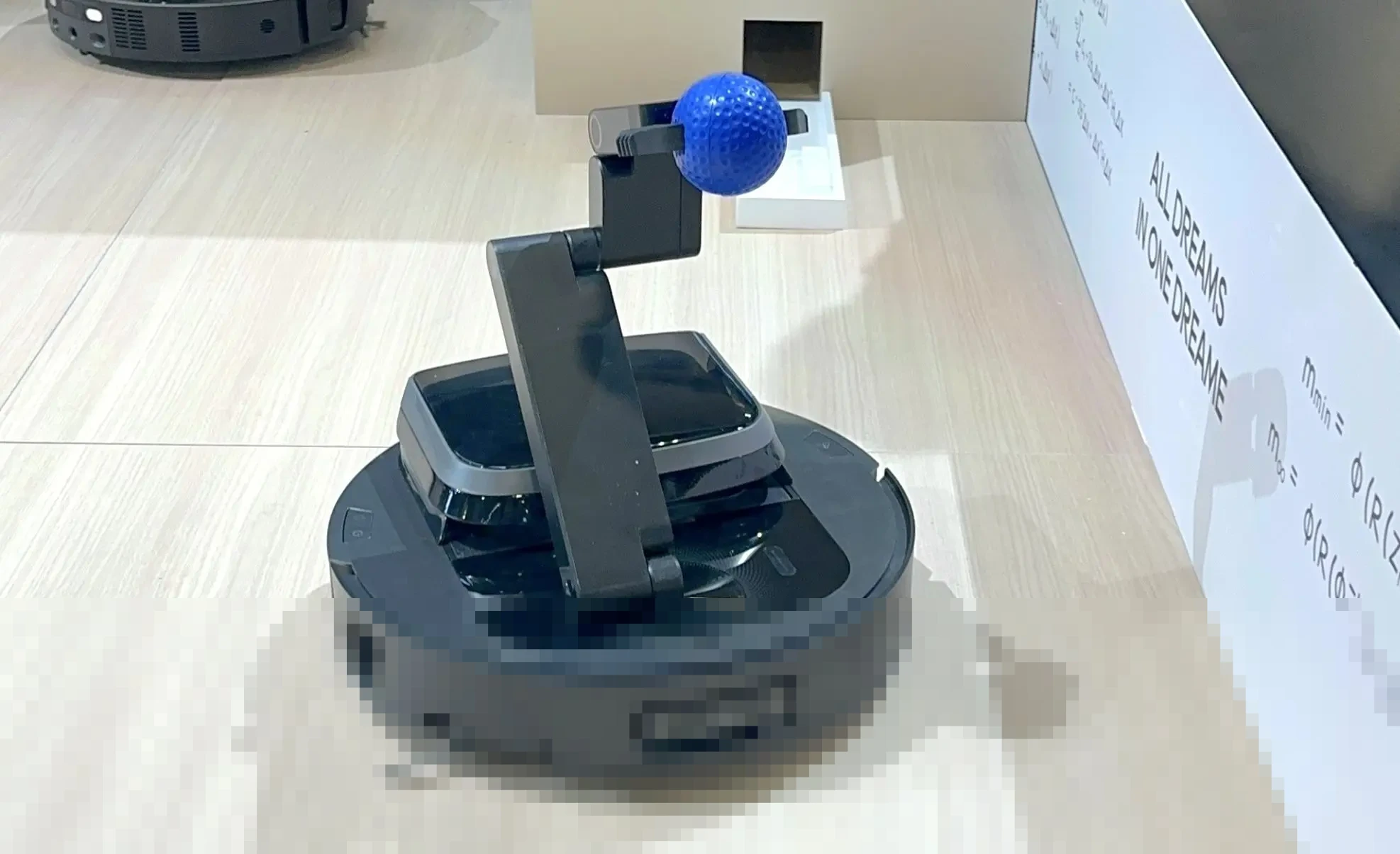 Dreame Pamerkan Robot Vakum Cyber 10 Ultra di CES 2026, Dilengkapi Lengan Robotik Multifungsi Dreame Pamerkan Robot Vakum Cyber 10 Ultra di CES 2026, Dilengkapi Lengan Robotik Multifungsi