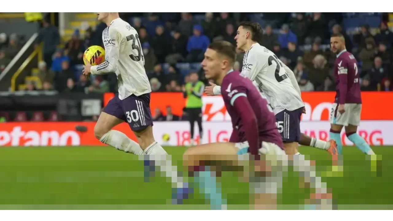 Dua Gol Benjamin Sesko Tak Cukup, Manchester United Ditahan Imbang Burnley 2-2 di Turf Moor Dua Gol Benjamin Sesko Tak Cukup, Manchester United Ditahan Imbang Burnley 2-2 di Turf Moor