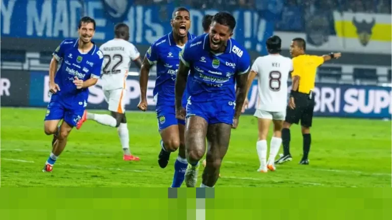 Duel Panas Persib vs Persija di Super League 2025/2026: Prediksi Susunan Pemain Bintang Duel Panas Persib vs Persija di Super League 2025/2026: Prediksi Susunan Pemain Bintang