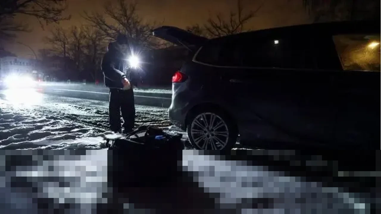 Dugaan Pembakaran Pembangkit Listrik Lumpuhkan Berlin, 35.000 Rumah Gelap Gulita Dugaan Pembakaran Pembangkit Listrik Lumpuhkan Berlin, 35.000 Rumah Gelap Gulita