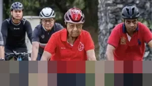 Eks PM Malaysia Mahathir Mohamad Patah Tulang Pinggul, Jalani Rehabilitasi di Usia 100 Tahun
