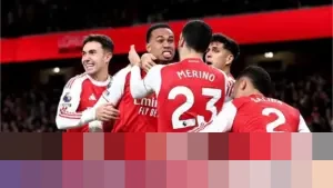 Emmanuel Eboue Peringatkan Arsenal: “Villa dan Liverpool Masih Berbahaya dalam Perburuan Gelar Liga Inggris”