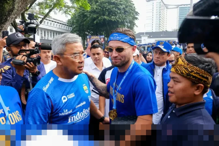 Farhan Ajak Bobotoh Nobar di Kecamatan, Tegaskan Larangan Konvoi Jelang Laga Persib vs Persija
