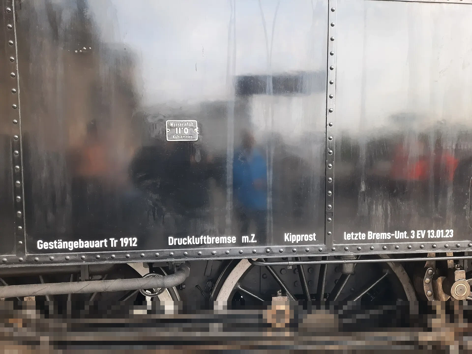 Fenomena Parkir Motor di Luar Stasiun: Ladang Cuan Baru di Tengah Kebutuhan Komuter Fenomena Parkir Motor di Luar Stasiun: Ladang Cuan Baru di Tengah Kebutuhan Komuter