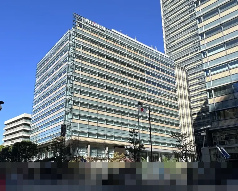 Fujifilm Umumkan Instax Mini Evo Cinema, Kamera Instan Retro Perekam Video dengan Filter Era