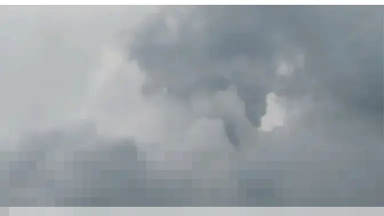 Gunung Ibu Erupsi: Lontarkan Abu Vulkanik 800 Meter, Warga Diminta Waspada di Halmahera Barat