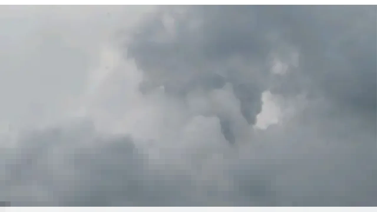 Gunung Ibu Kembali Erupsi, Lontarkan Abu Vulkanik Setinggi 800 Meter, Status Waspada