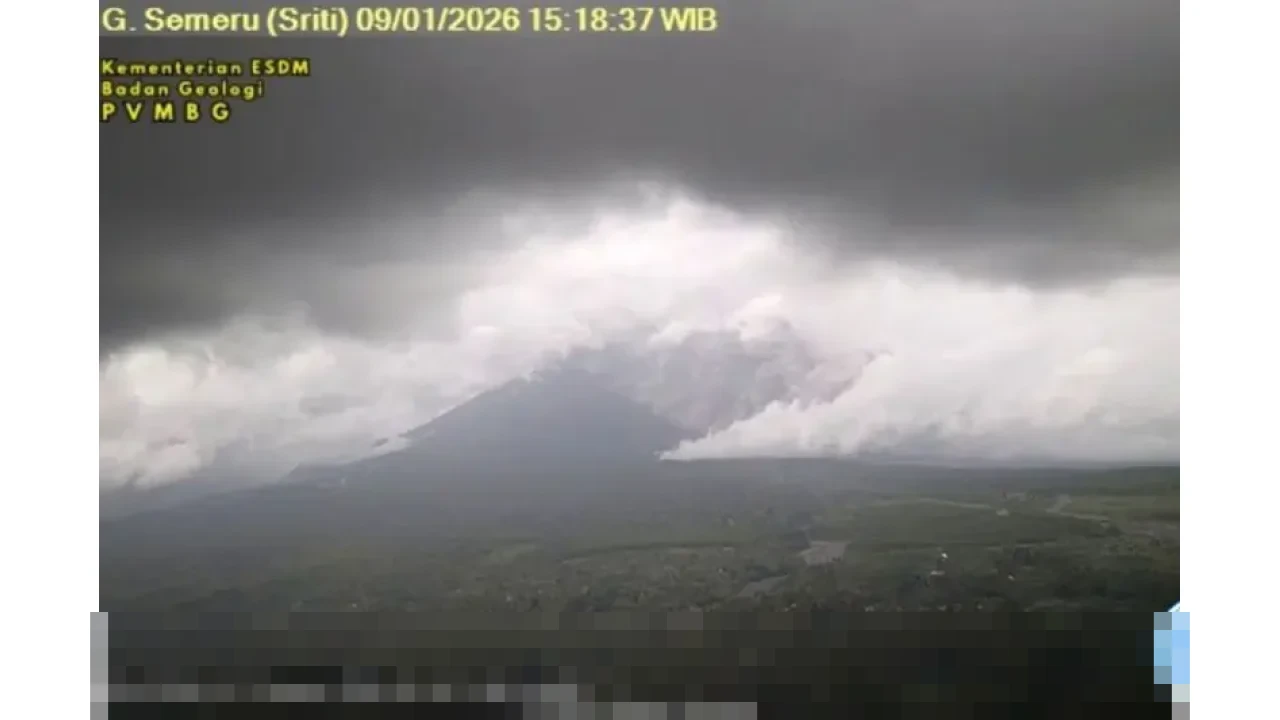 Gunung Semeru Erupsi Disertai Awan Panas Guguran, Luncur Hingga 4 Km dari Puncak