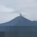 Gunung Semeru Kembali Erupsi, Kolom Letusan Capai 700 Meter di Atas Puncak