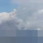 Gunung Semeru Kembali Erupsi, PVMBG Peringatkan Warga Waspadai Awan Panas dan Lahar