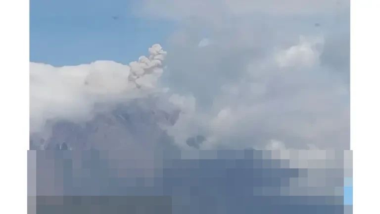 Gunung Semeru Kembali Erupsi, PVMBG Peringatkan Warga Waspadai Awan Panas dan Lahar