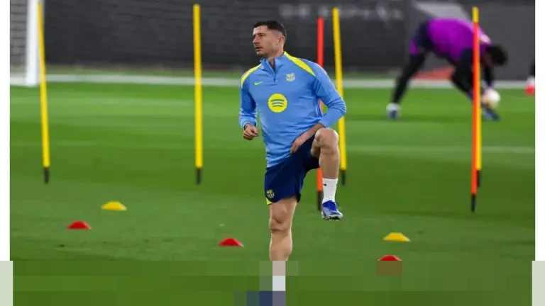 Hansi Flick: “Masa Depan Lewandowski di Barcelona Masih Misteri”