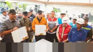 Harga Emas Dunia Menguat Tipis, Investor Waspadai Data Ketenagakerjaan AS dan Rebalancing Indeks Komoditas