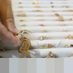 Harga Emas Perhiasan 24 Karat Stagnan di Rp2,37 Juta per Gram per 10 Januari 2026