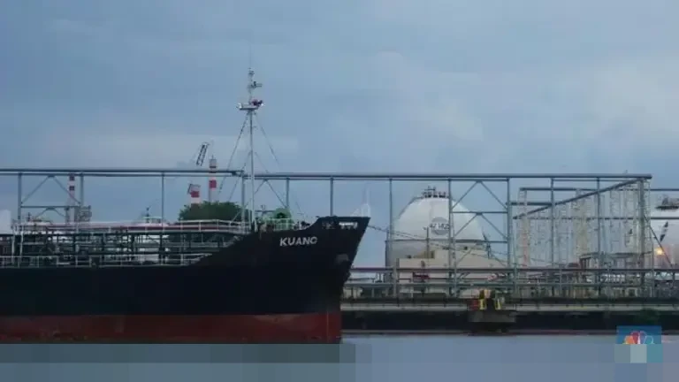 Harga Minyak Dunia Tertekan Aksi AS di Venezuela, Brent Bertahan di Level US$60 Harga Minyak Dunia Tertekan Aksi AS di Venezuela, Brent Bertahan di Level US$60